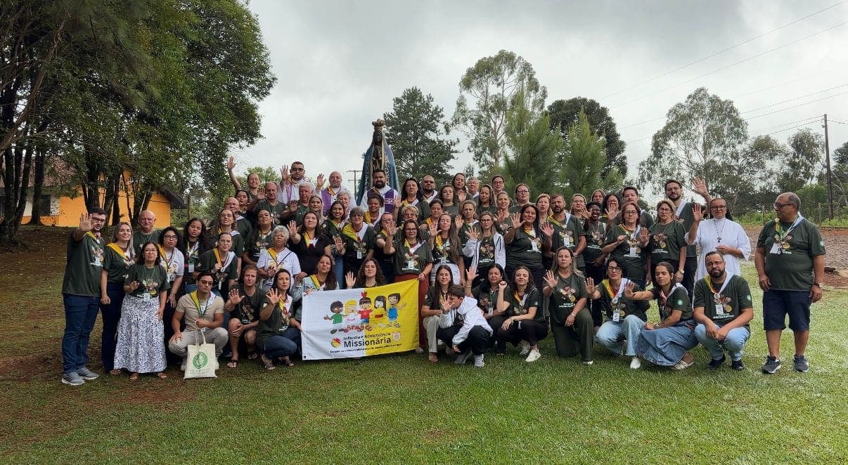 Encontro da Infância e Adolescência Missionária do Paraná forma mais de 60 multiplicadores