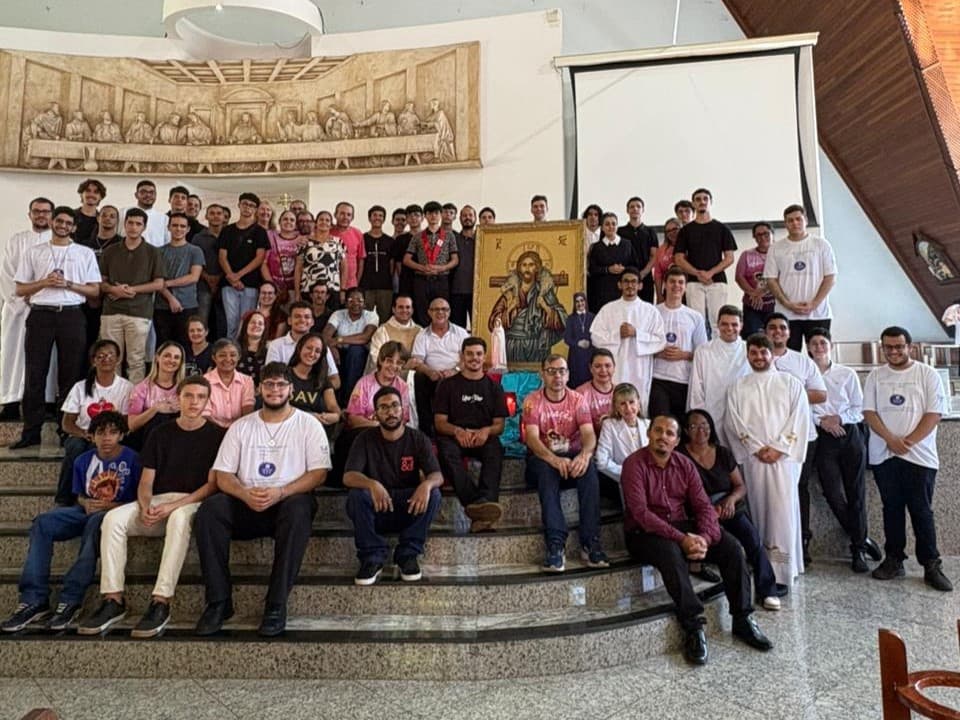 EXPERIÊNCIA VOCACIONAL NO DOMINGO DO BOM PASTOR REÚNE JOVENS EM LONDRINA